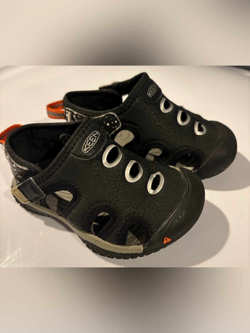 Keen Stingray toddler sandals black and cosmos Size 6 baby shoes water repellent